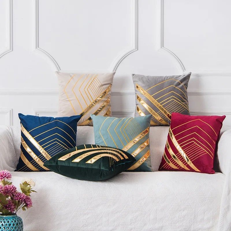 LÜX DEKORAFİT DERİ & NAKIŞLI KADİFE 45X45 KIRLENT KILIFI LÜX DEKORAFİT DERİ & NAKIŞLI KADİFE 45X45 KIRLENT KILIFI