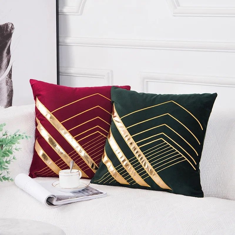 LÜX DEKORAFİT DERİ & NAKIŞLI KADİFE 45X45 KIRLENT KILIFI LÜX DEKORAFİT DERİ & NAKIŞLI KADİFE 45X45 KIRLENT KILIFI